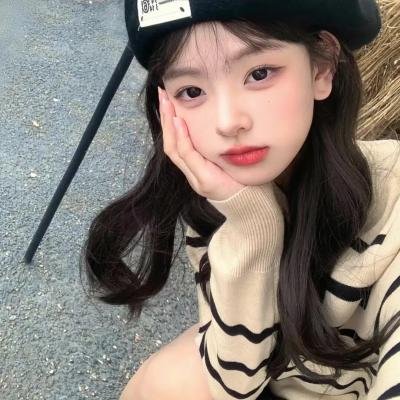 替嫁后，秦太太被迫靠演技苟活