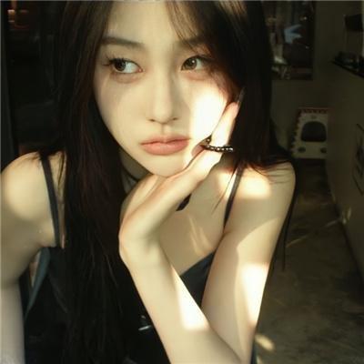 披荆斩棘的靓女